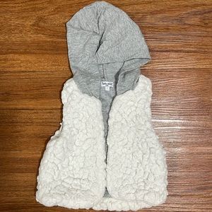 SHERPA HOODIE VEST